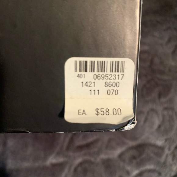 Victoria secrets push up shapers - Picture 3 of 4